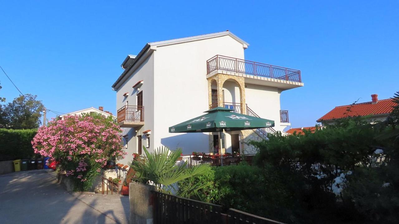 Apartments Kamelija Малинска Экстерьер фото