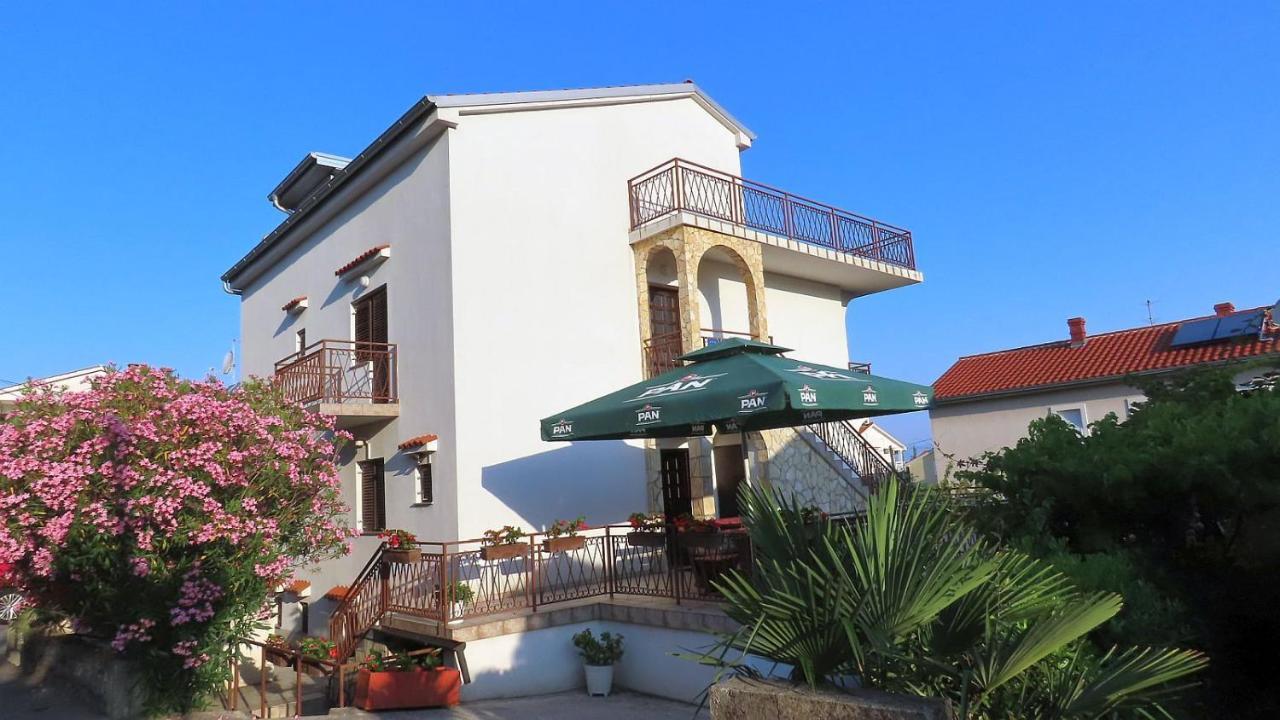 Apartments Kamelija Малинска Экстерьер фото