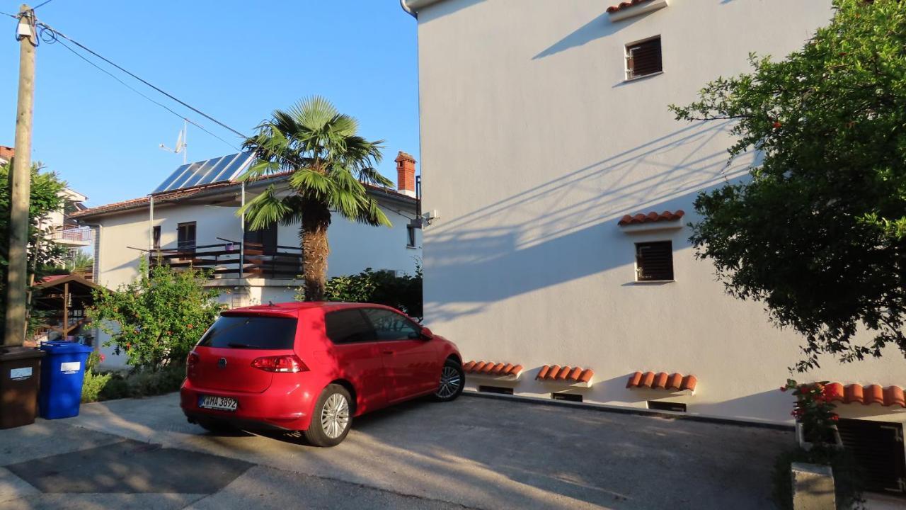 Apartments Kamelija Малинска Экстерьер фото